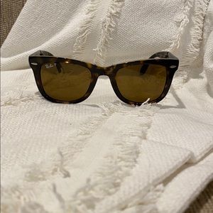 FOLDING RAY BAN POLARIZED WAFARERS